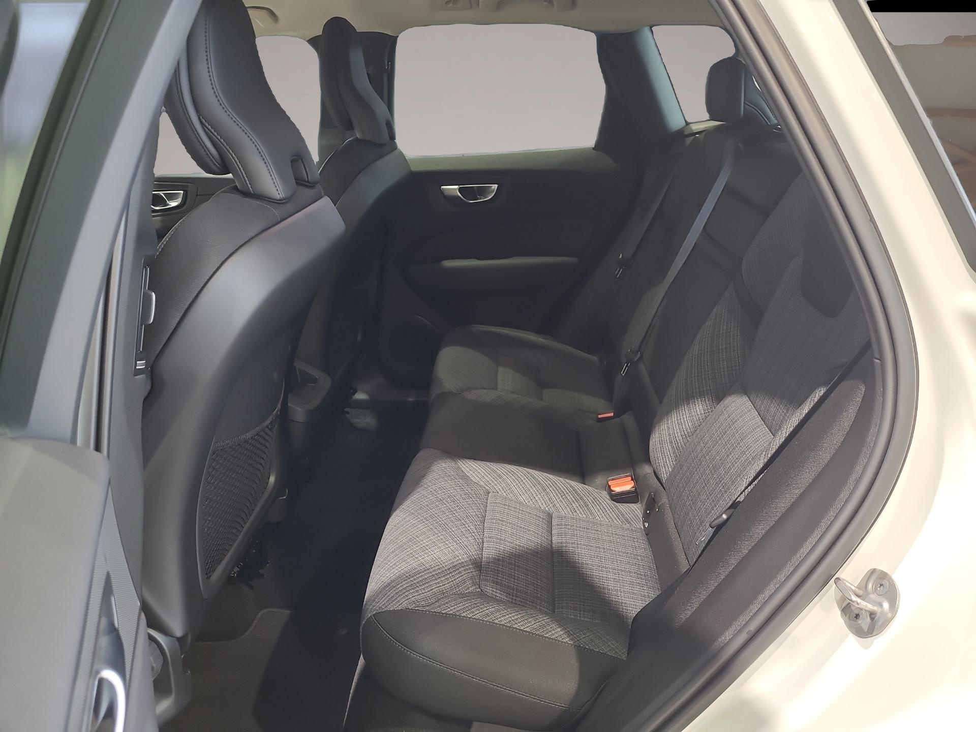 Volvo XC60 (01/2024, Benzin)