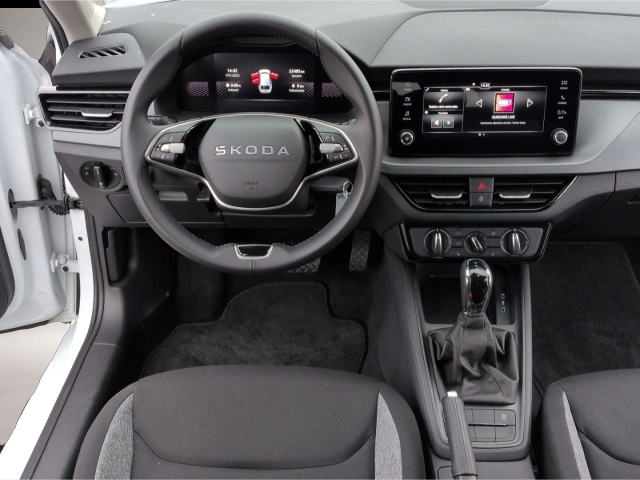 Skoda Scala (03/2025, Benzin)