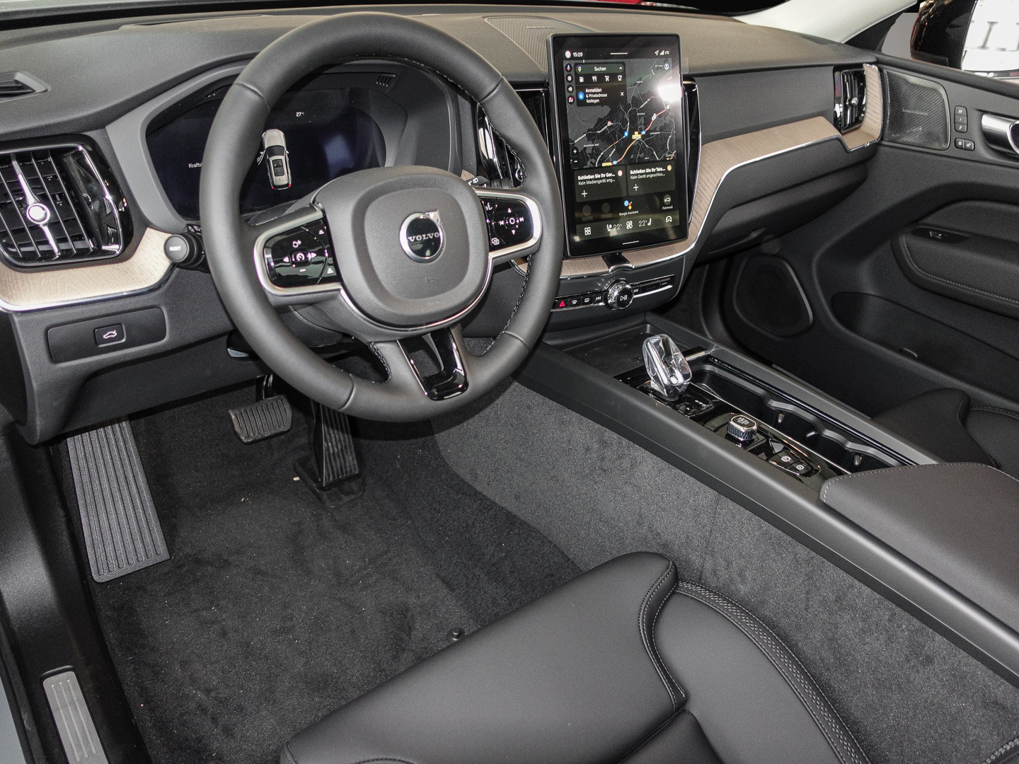 Volvo XC60 (06/2025, Benzin)