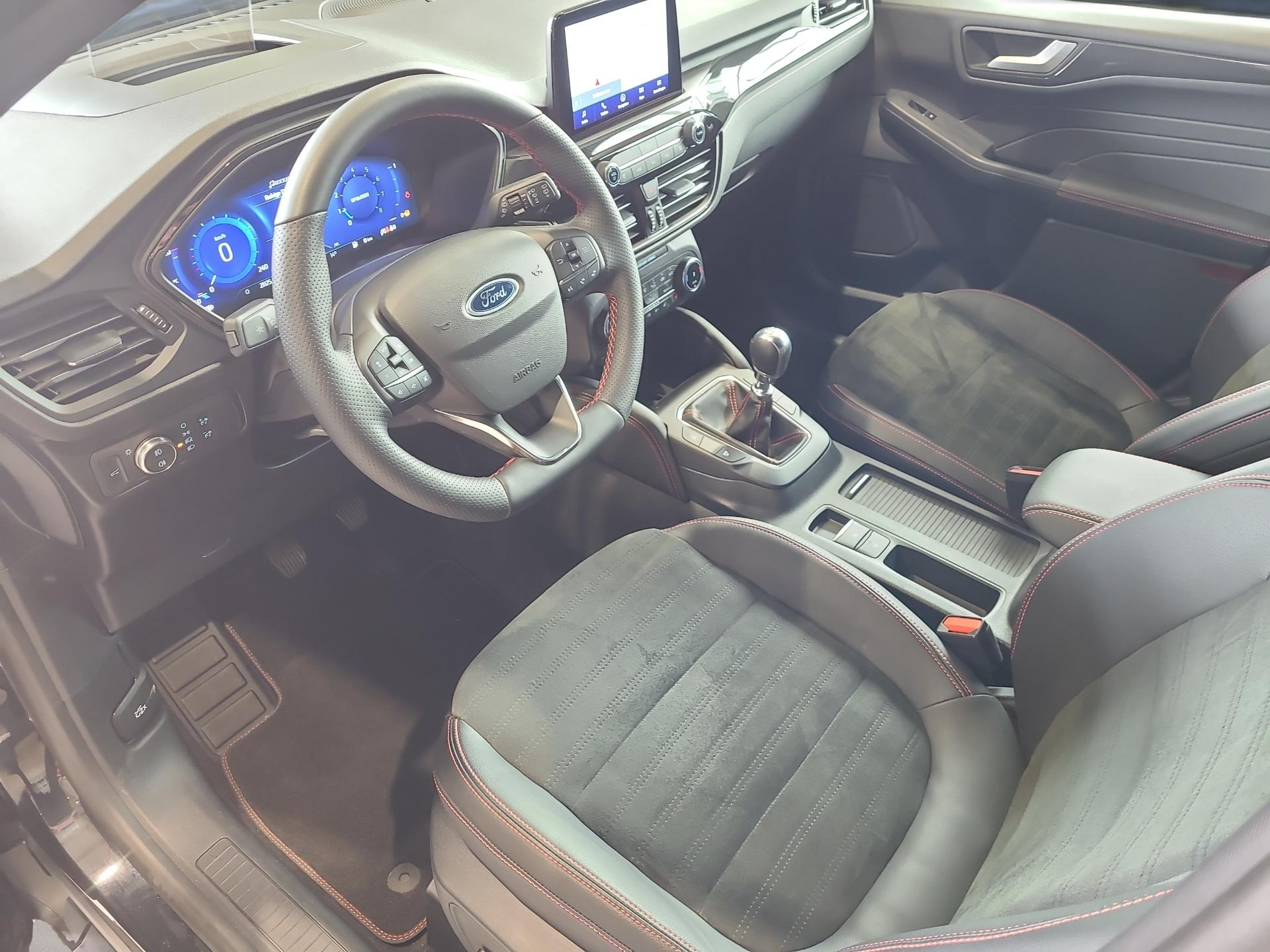 Ford Kuga (07/2023, Benzin)