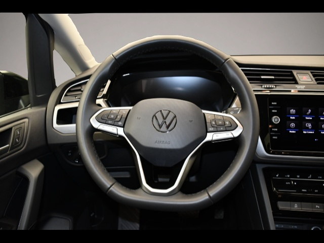 Volkswagen Touran (12/2025, Benzin)