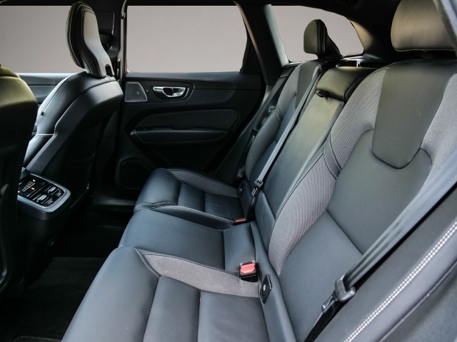 Volvo XC60 (05/2025, Benzin)