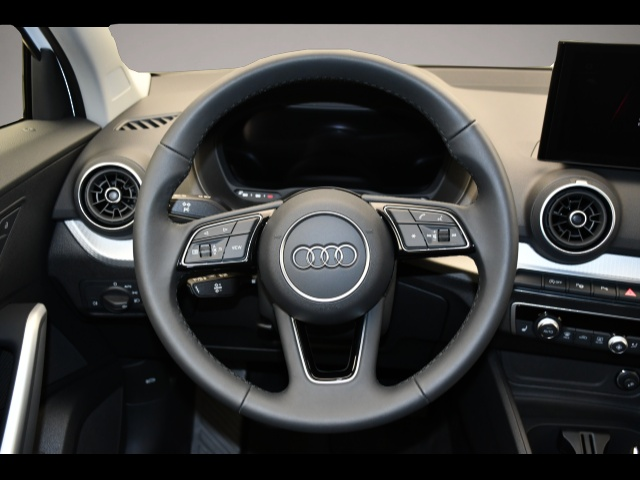 Audi Q2 (12/2025, Benzin)