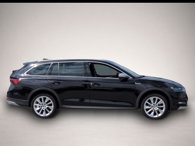 Skoda Octavia (03/2023, Benzin)