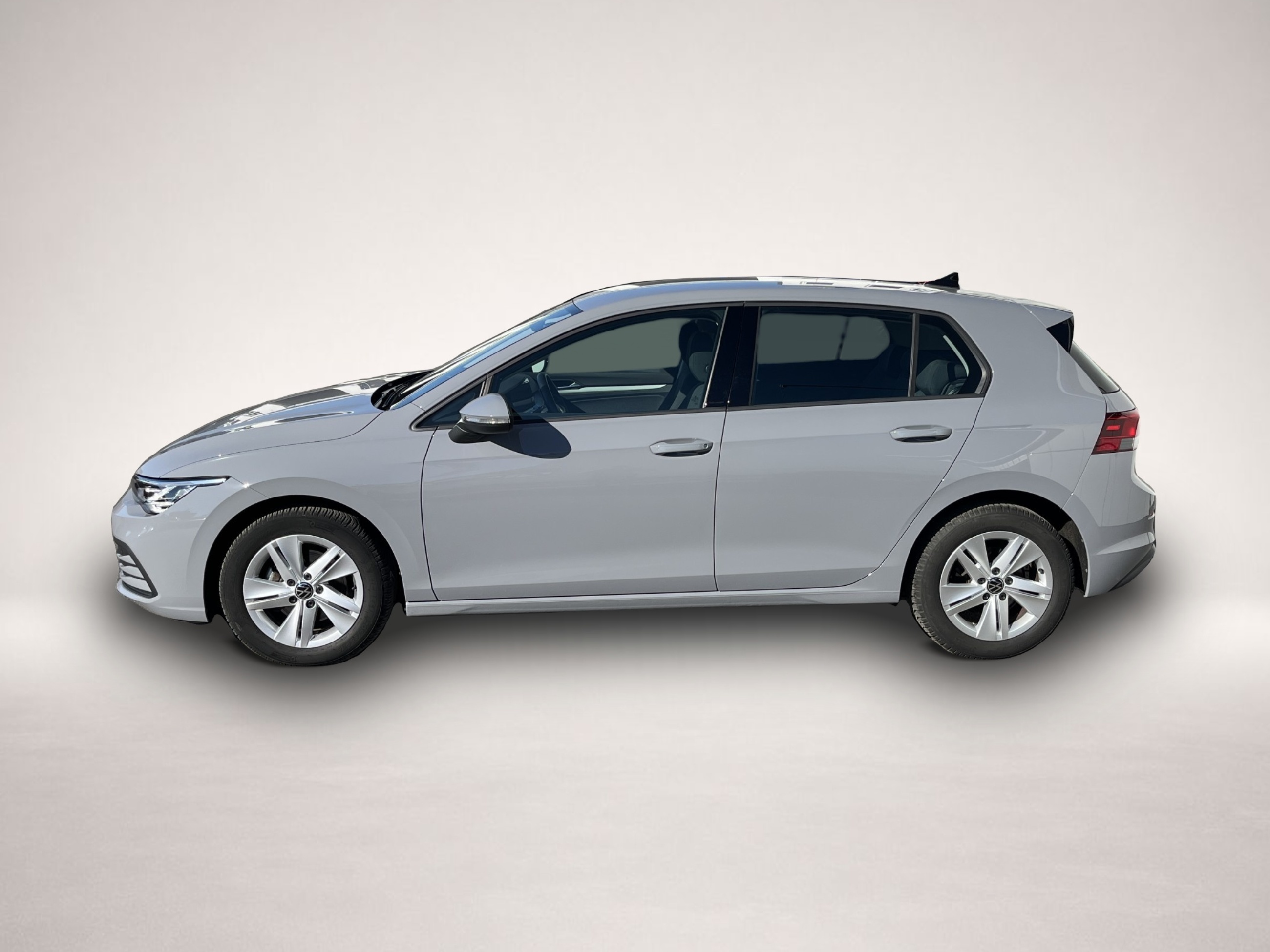 Volkswagen Golf (06/2023, Benzin)