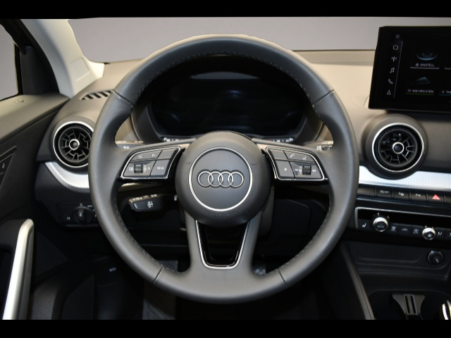 Audi Q2 (12/2025, Benzin)