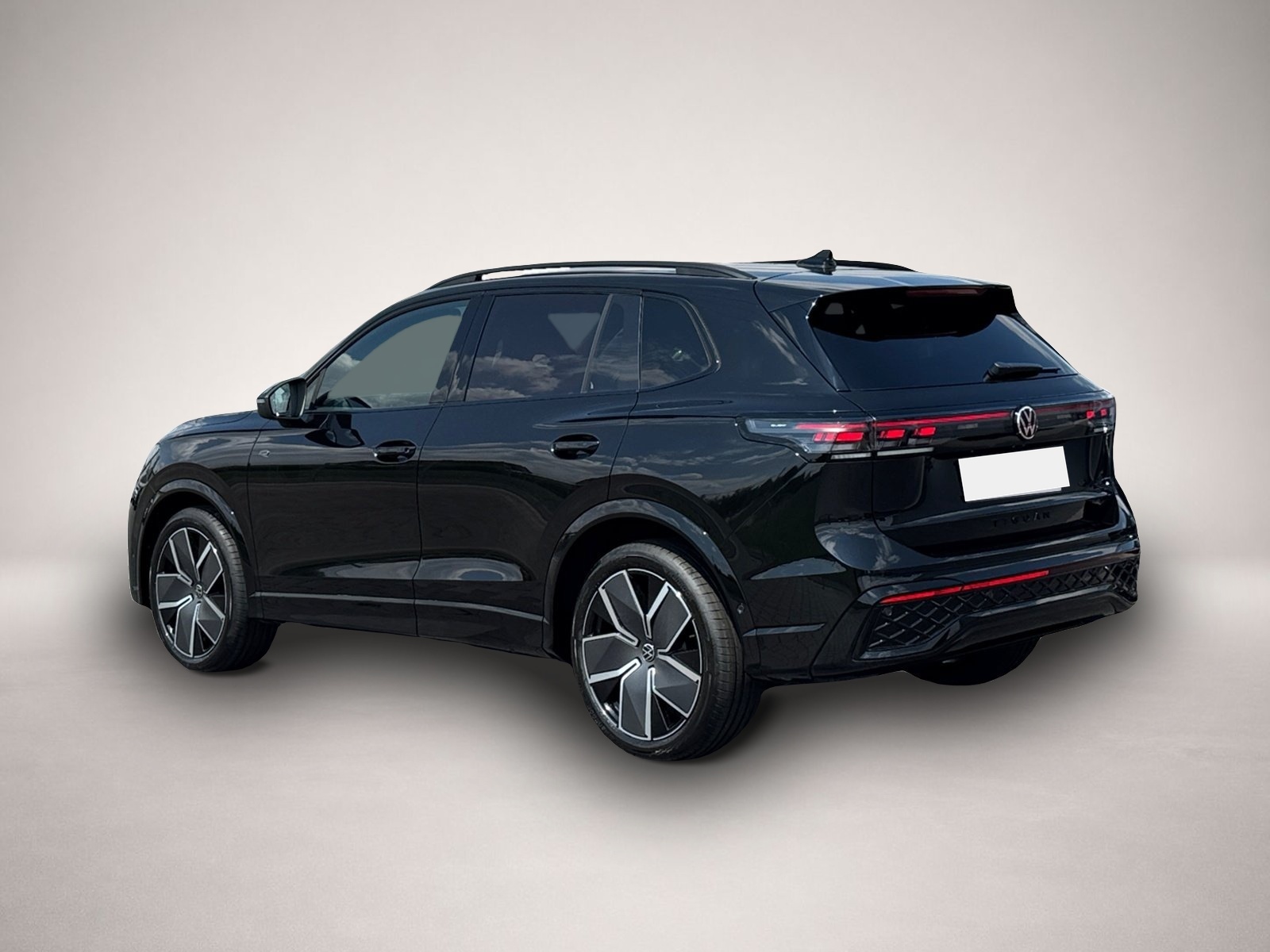 Volkswagen Tiguan (10/2025, Benzin)
