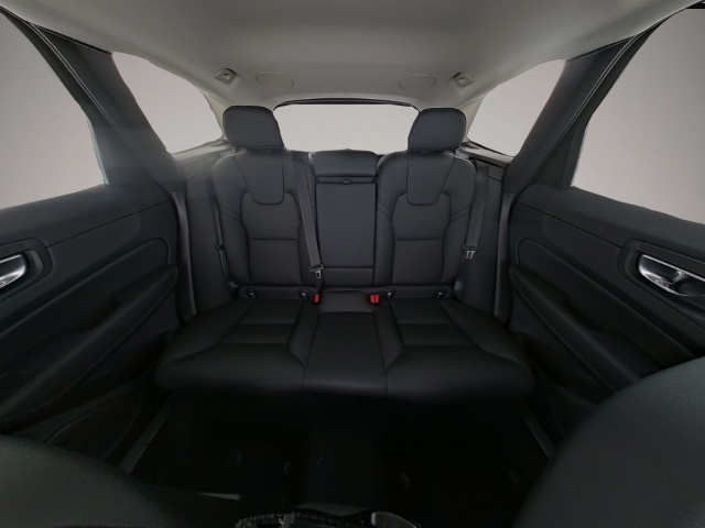 Volvo XC60 (06/2025, Benzin)