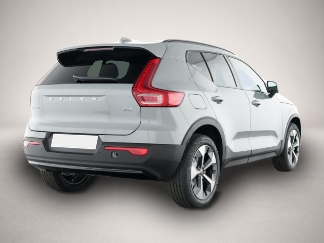 Volvo XC40 (04/2025, Benzin)