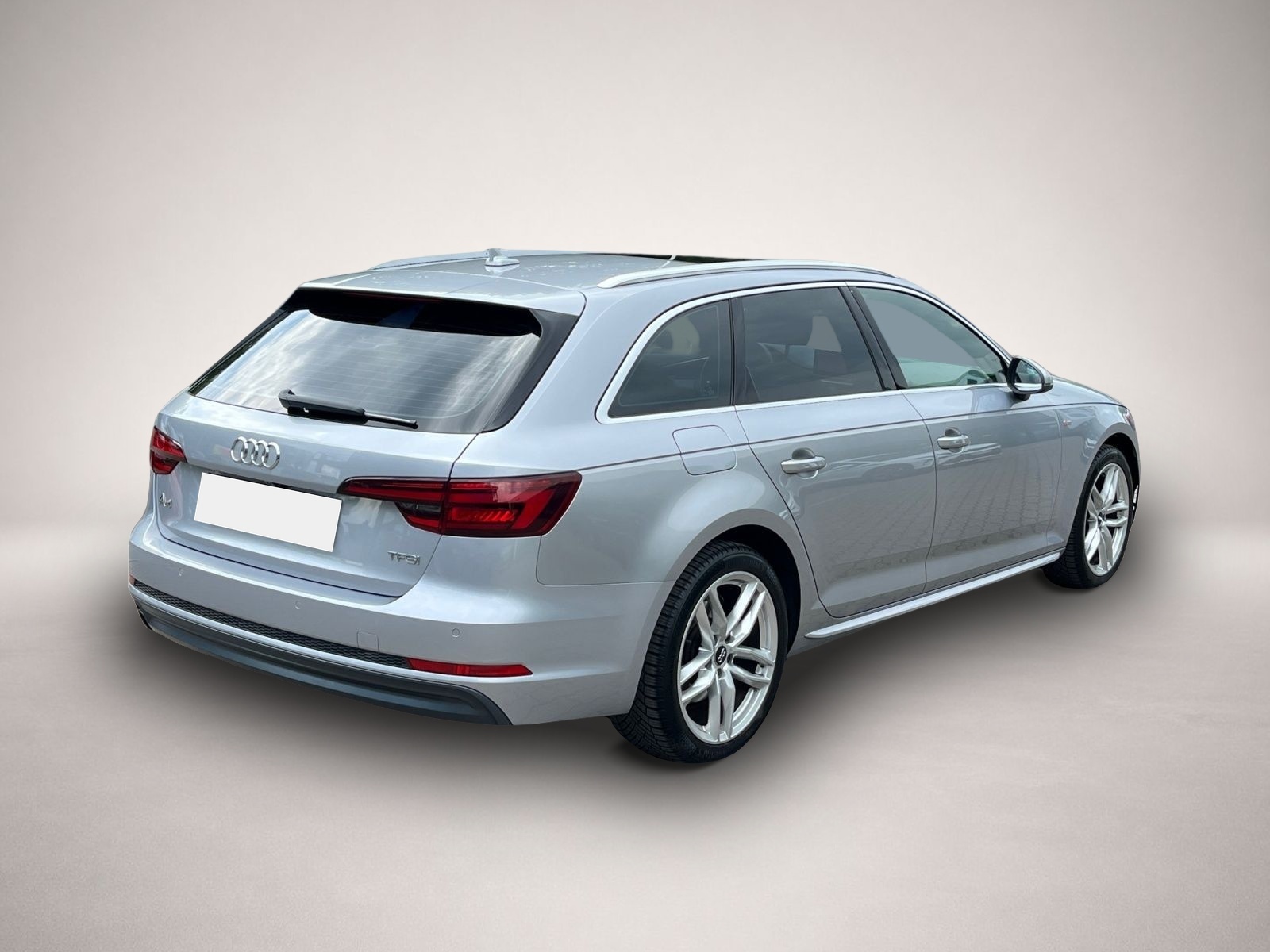 Audi A4 (07/2017, Benzin)
