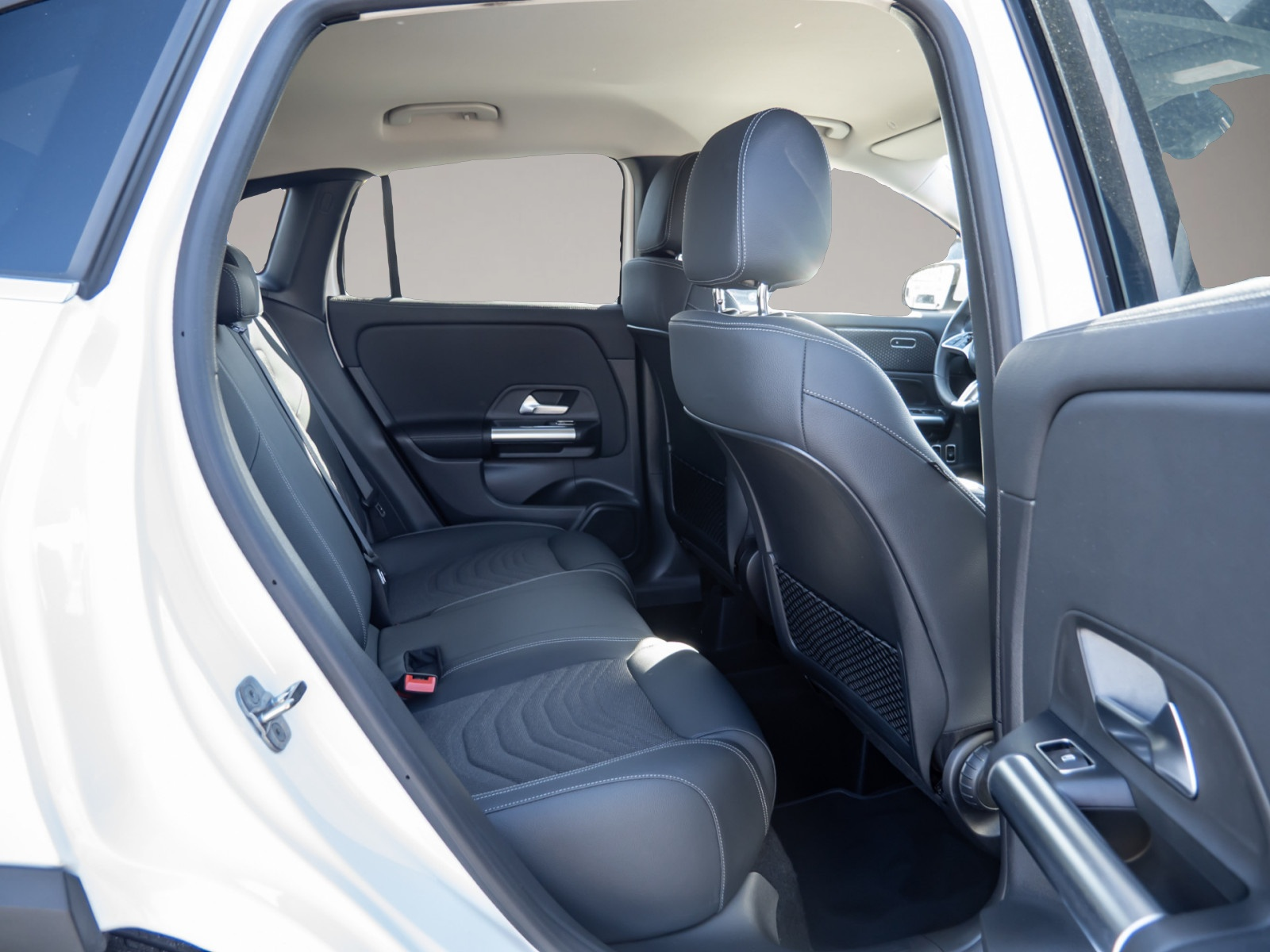 Mercedes-Benz GLA 250 (02/2025, Hybrid (Benzin/Elektro))