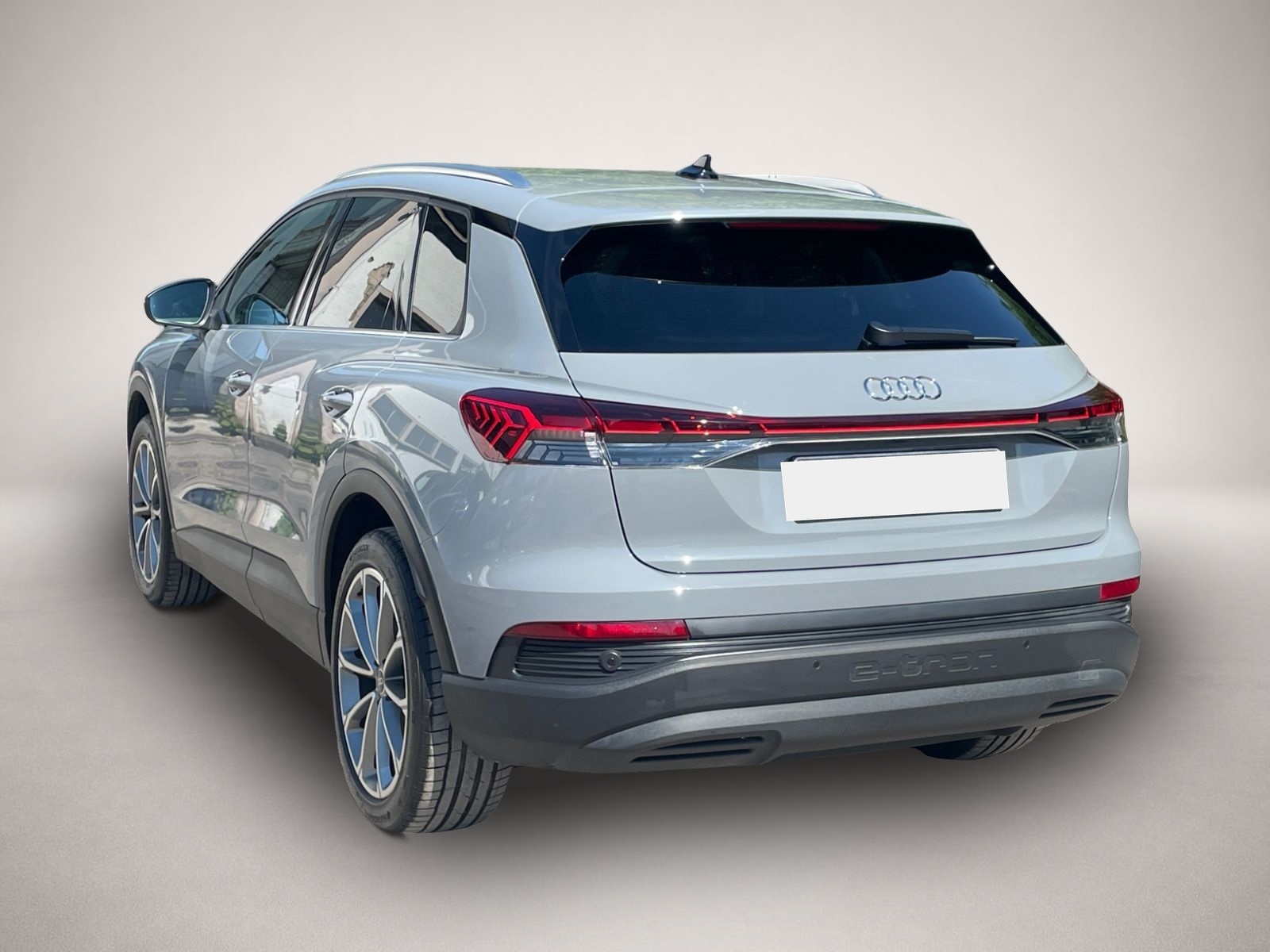 Audi Q4 e-tron (09/2025, ELECTRIC)