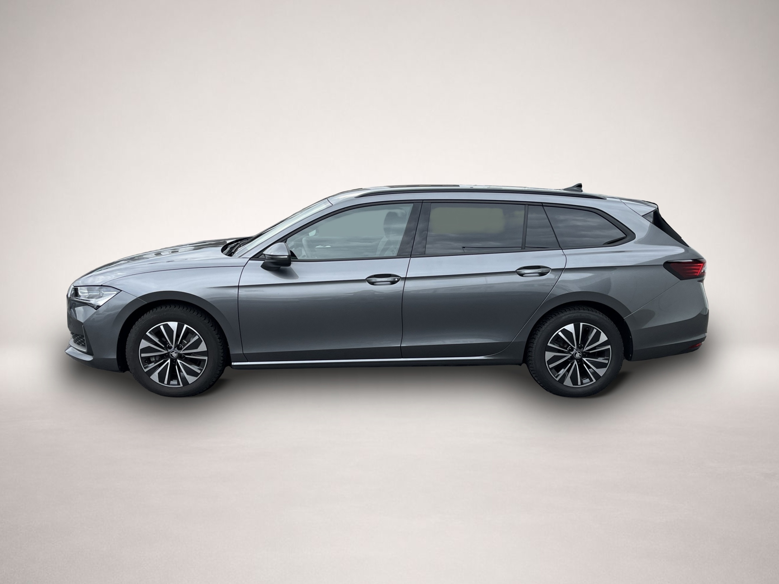 Skoda Superb (09/2025, Benzin)