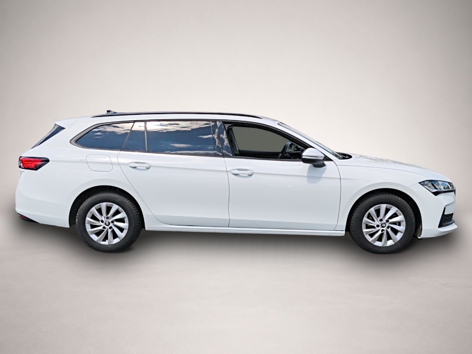 Skoda Superb (09/2025, Benzin)
