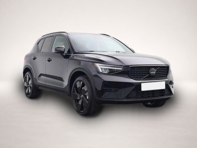 Volvo XC40 (04/2026, Benzin)