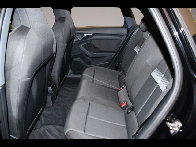 Audi A3 (02/2023, Benzin)