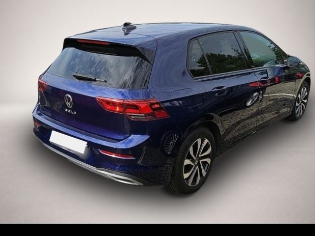 Volkswagen Golf (06/2021, Benzin)