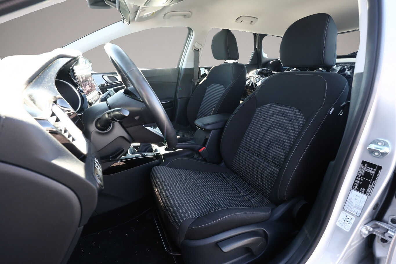 KIA cee'd / Ceed (05/2024, Benzin)