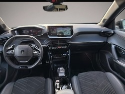 Peugeot 2008 (12/2025, Benzin)