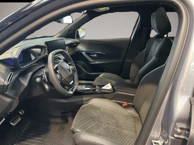 Peugeot 2008 (05/2025, Benzin)