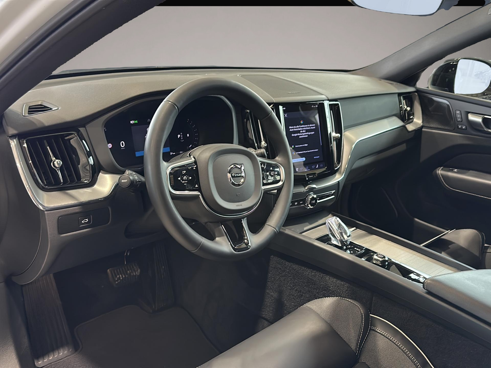 Volvo XC60 (05/2023, Benzin)