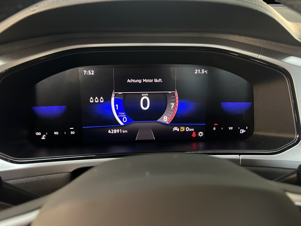 Volkswagen T-Roc (02/2023, Benzin)