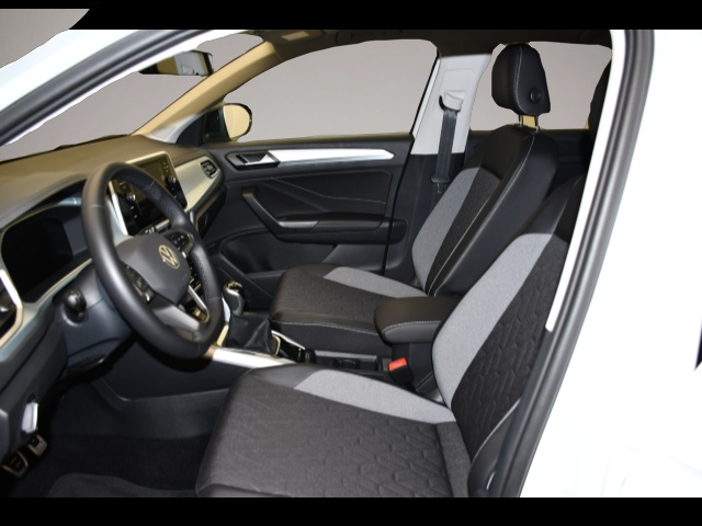 Volkswagen T-Roc (10/2025, )