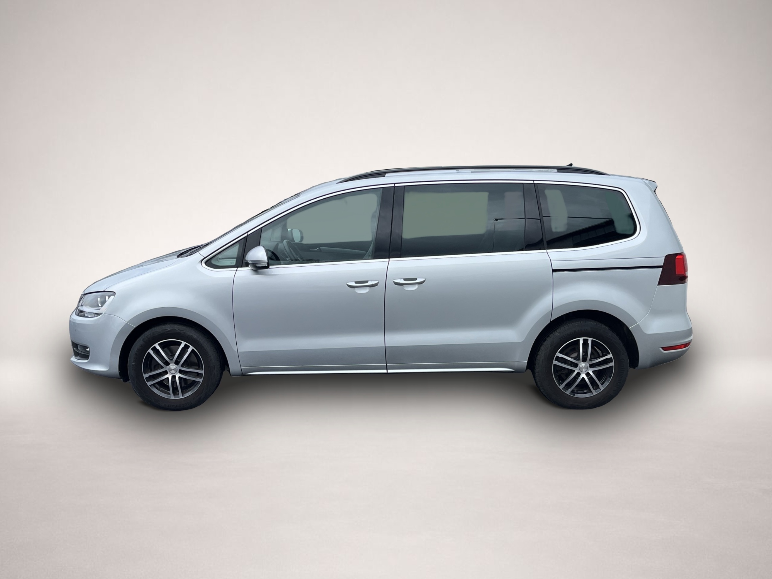 Volkswagen Sharan (01/2022, Benzin)