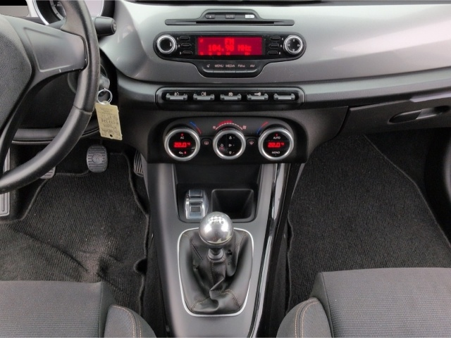 Alfa-Romeo Giulietta (05/2011, Benzin)