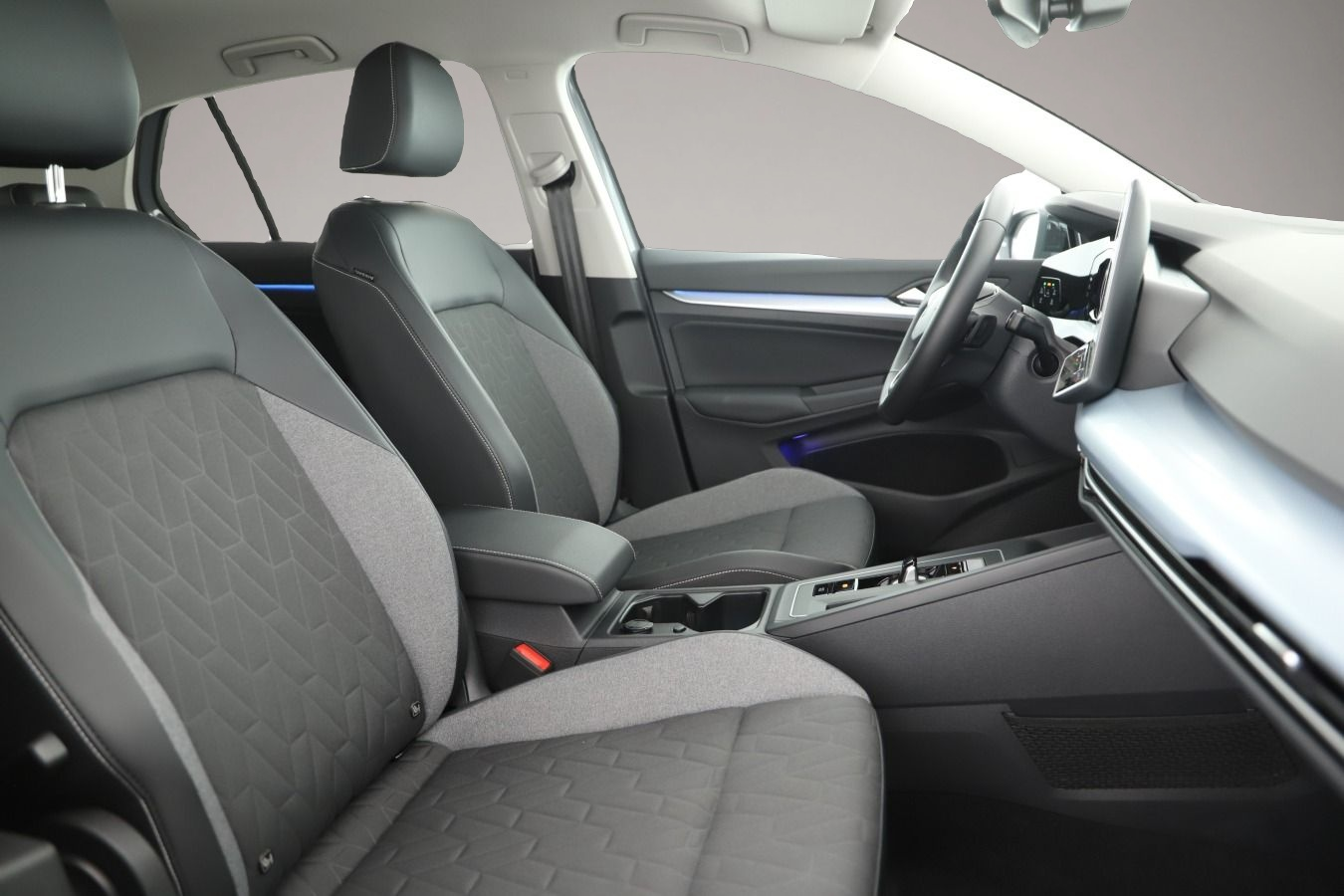 Volkswagen Golf (10/2025, Benzin)