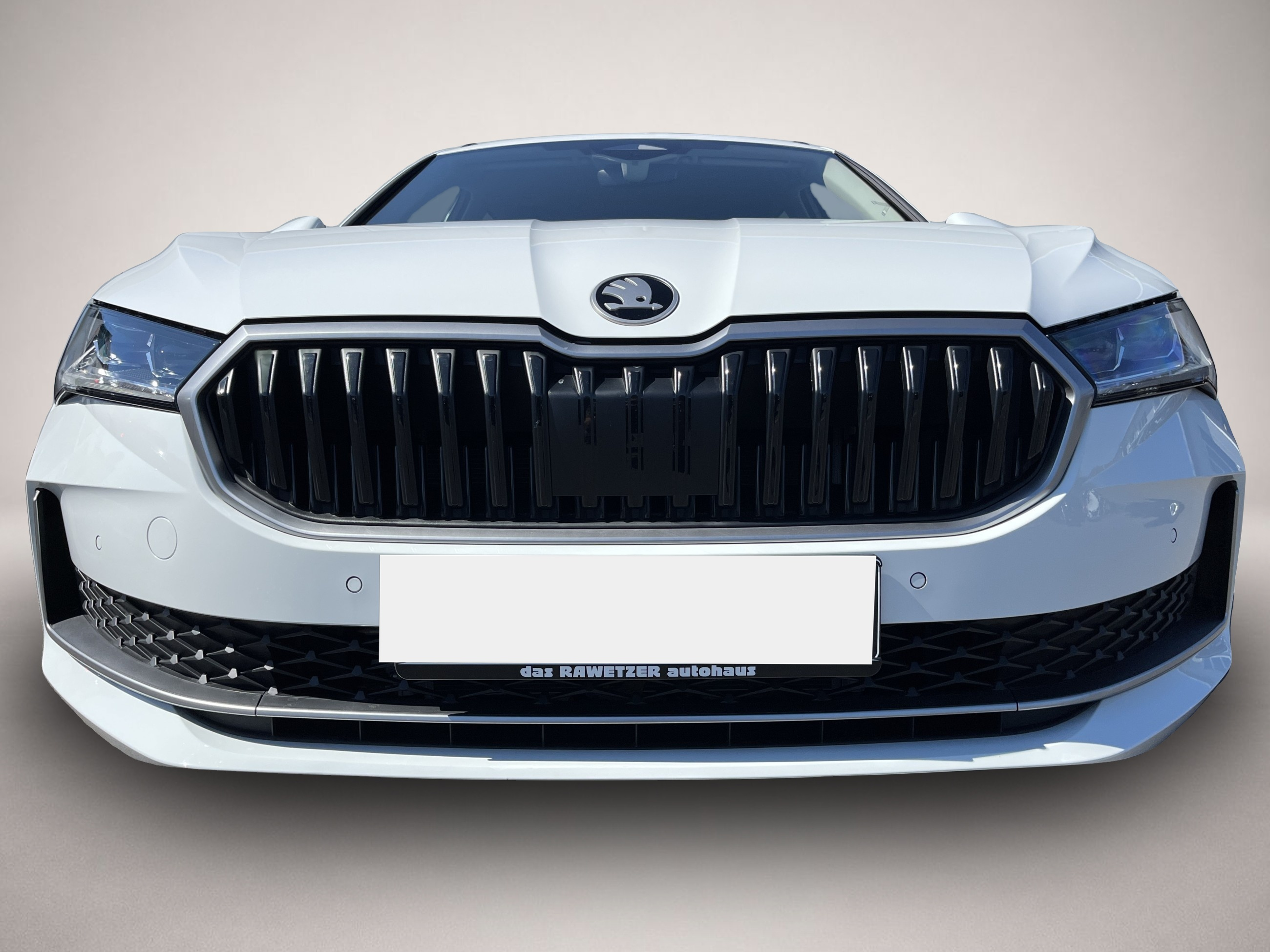 Skoda Superb (09/2025, Benzin)