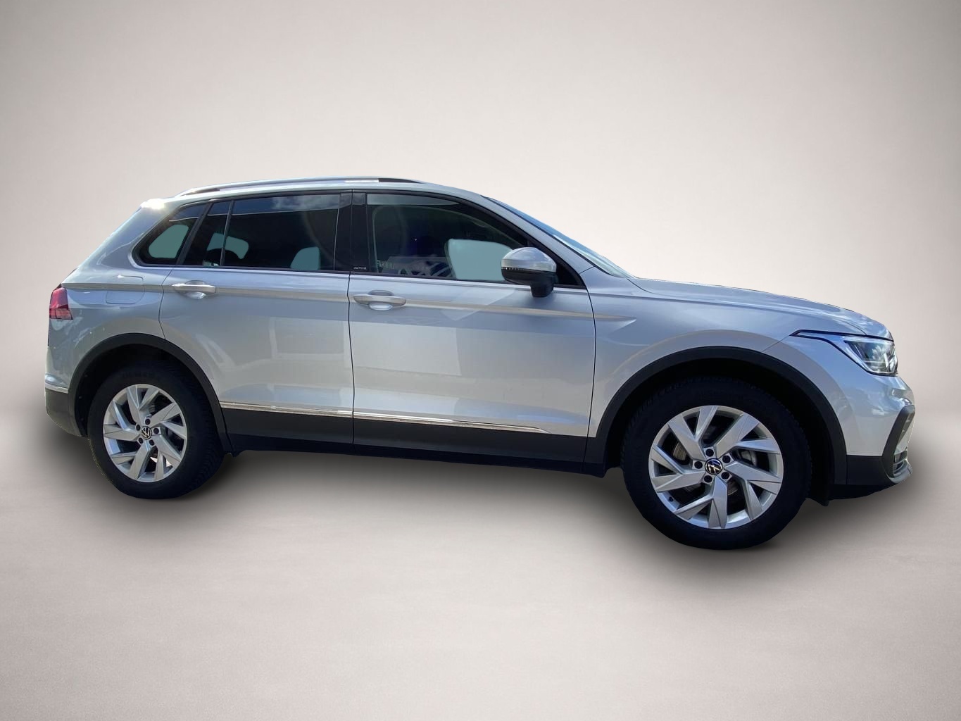 Volkswagen Tiguan (01/2023, )