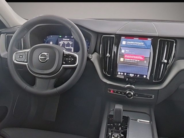 Volvo XC60 (05/2025, Benzin)