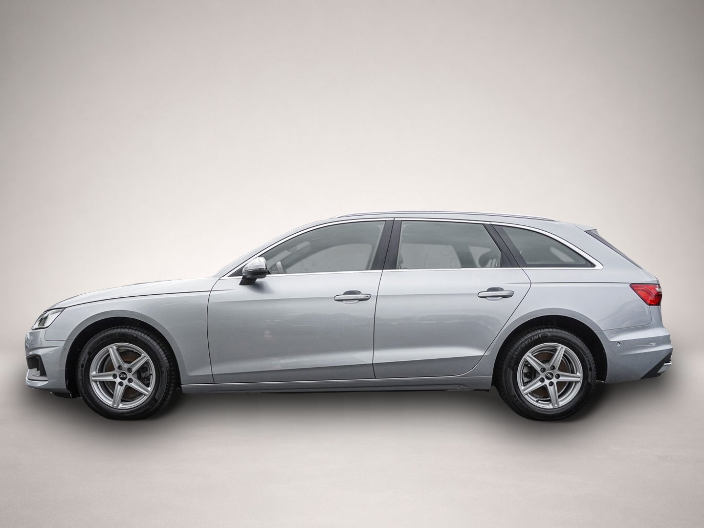 Audi A4 (04/2023, Diesel)