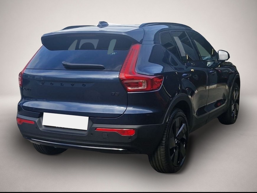 Volvo XC40 (10/2025, Benzin)