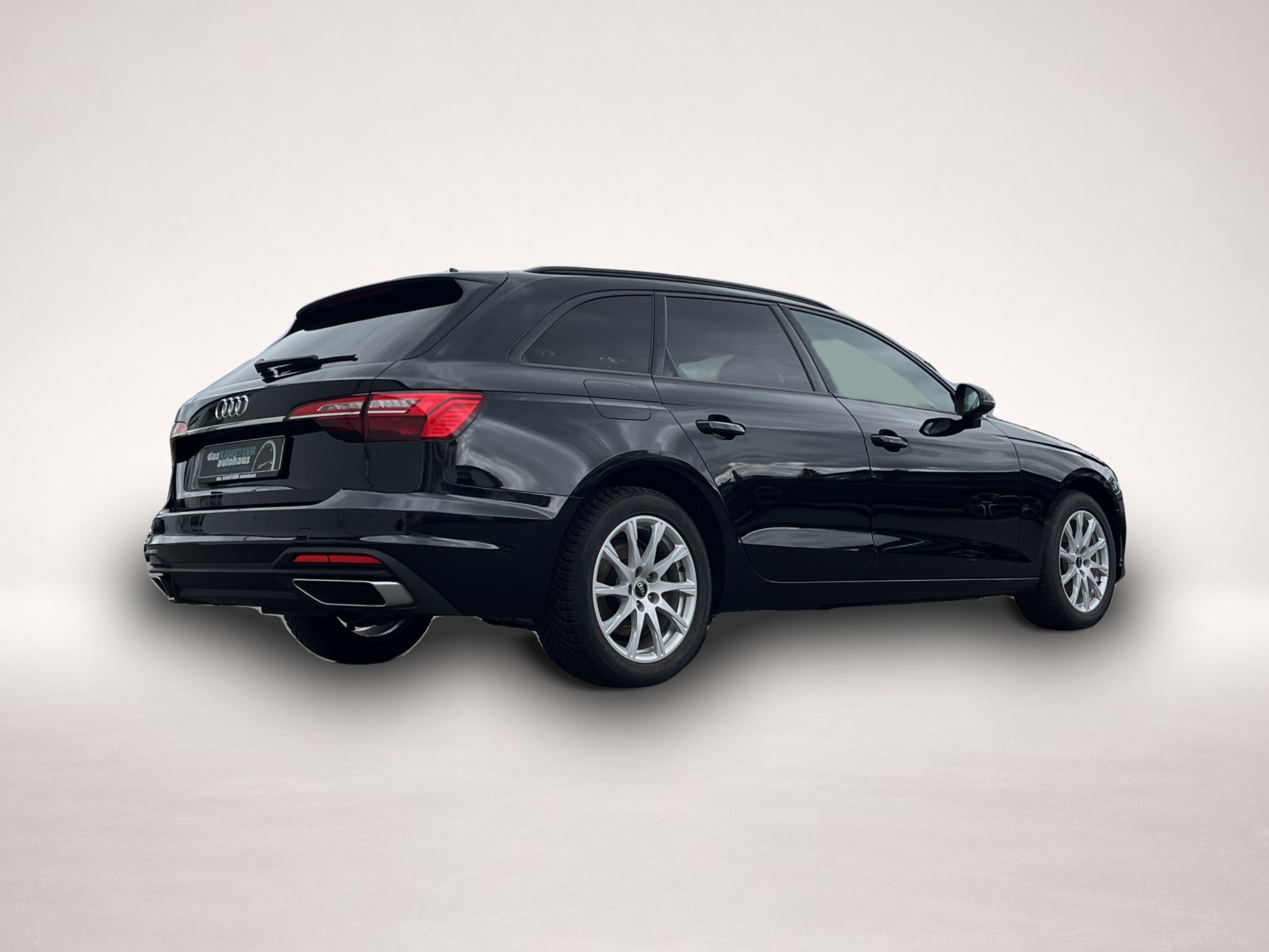 Audi A4 (08/2022, Benzin)