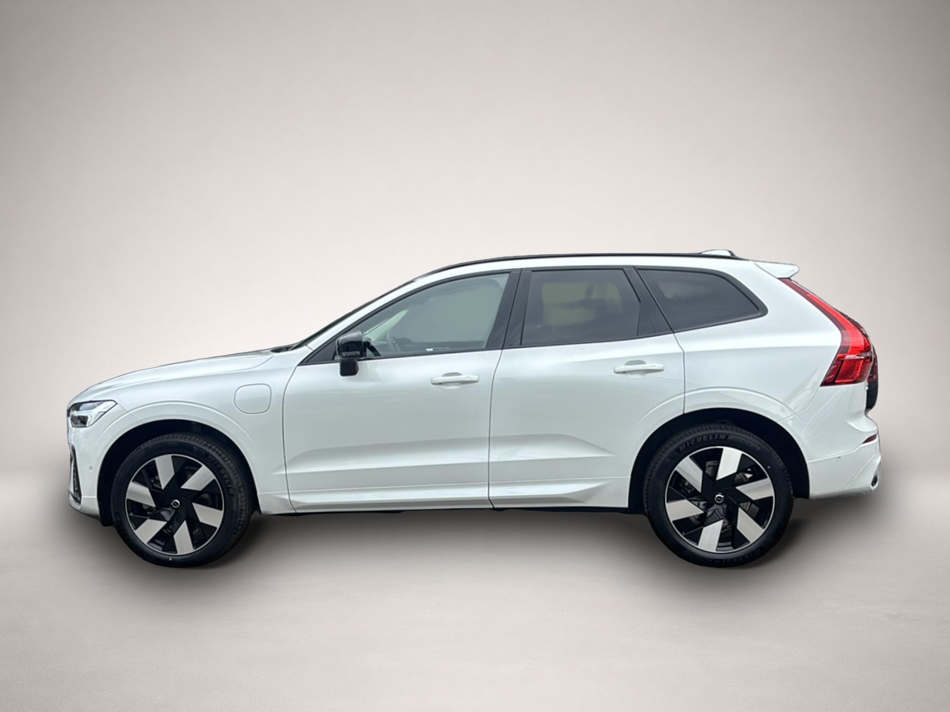 Volvo XC60 (10/2025, Hybrid (Benzin/Elektro))