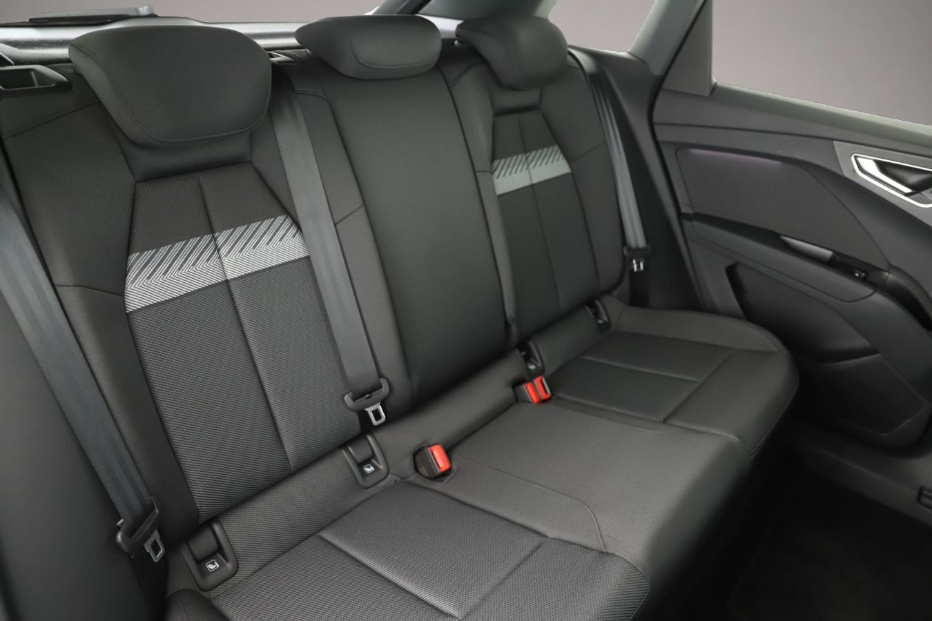 Audi Q4 e-tron (09/2025, ELECTRIC)