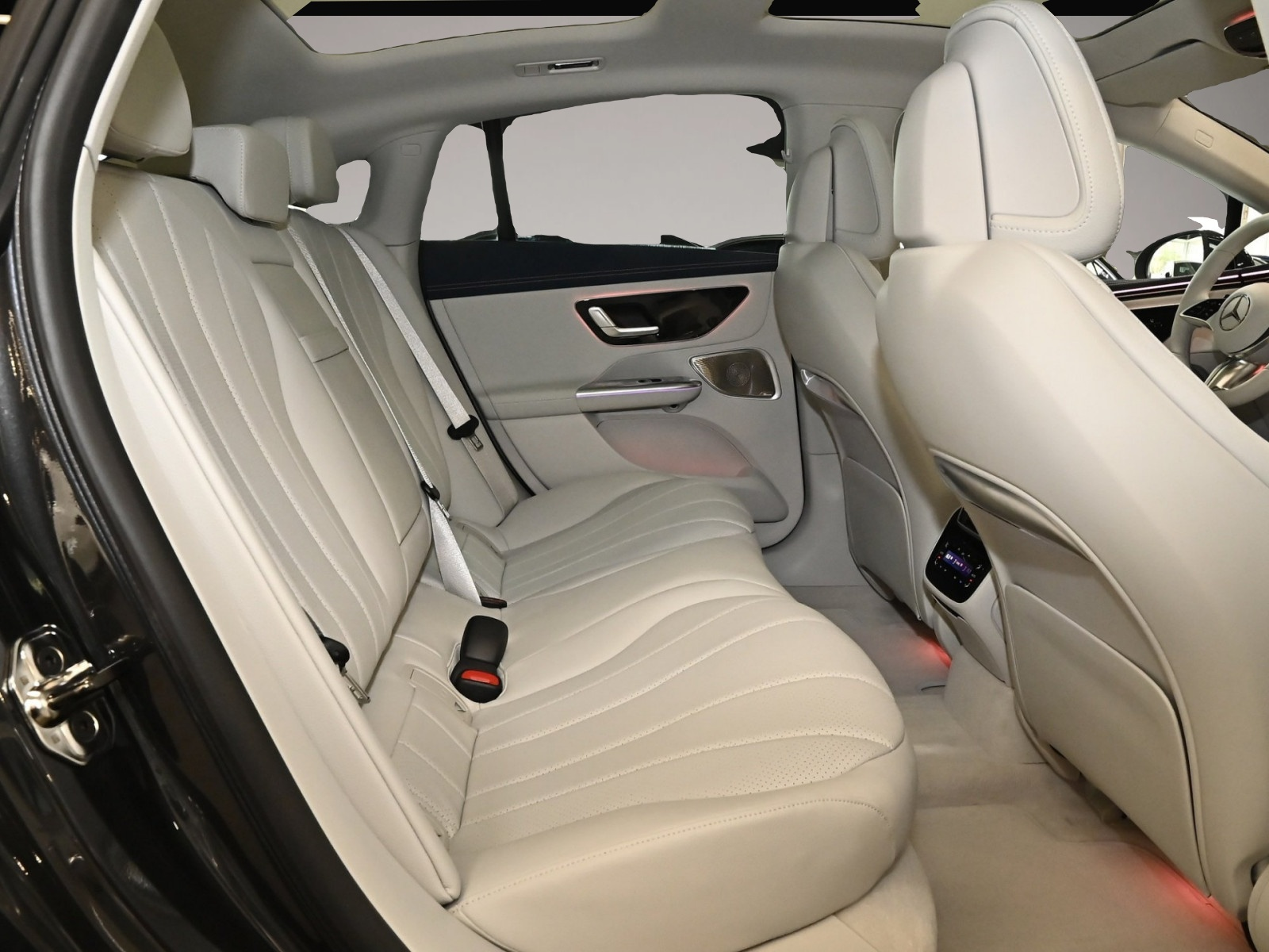 Mercedes-Benz EQE (01/2025, ELECTRIC)