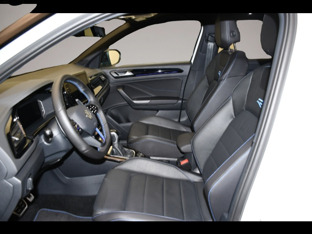 Volkswagen T-Roc (02/2026, Benzin)