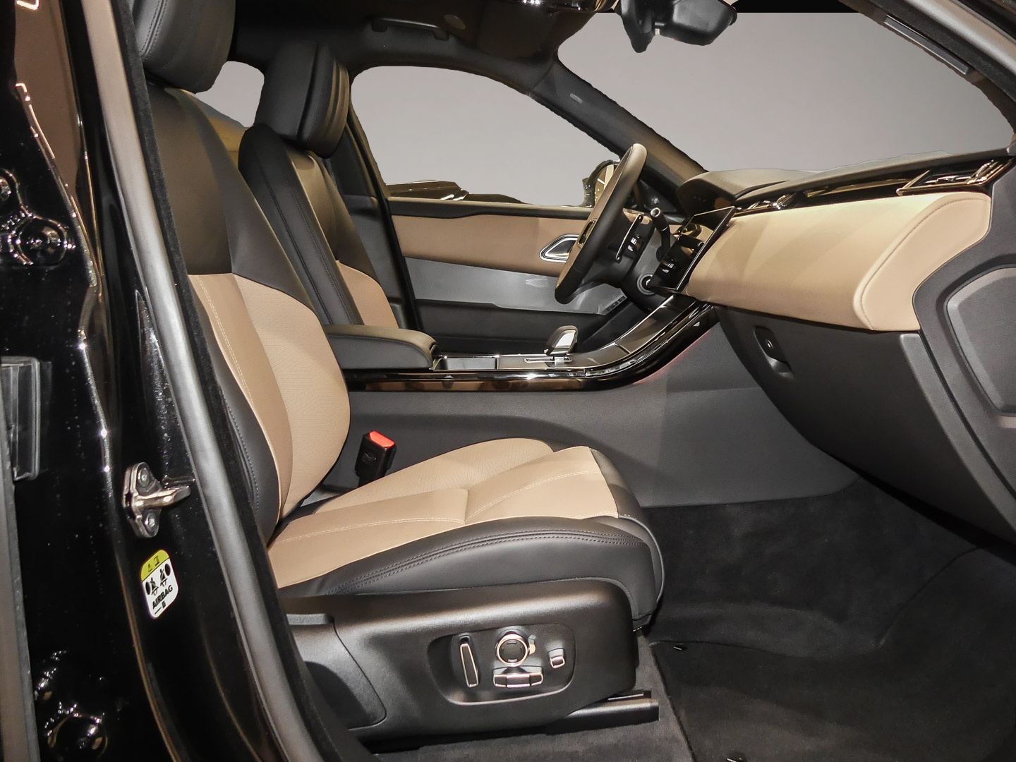 Land-Rover Range Rover Velar (02/2026, Diesel)