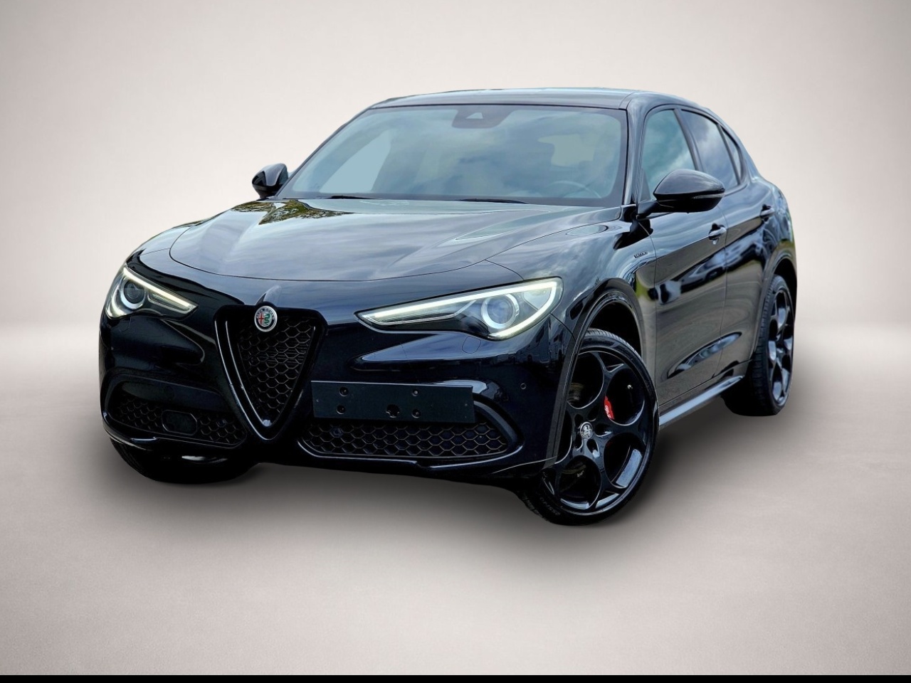Alfa-Romeo Stelvio (06/2021, )