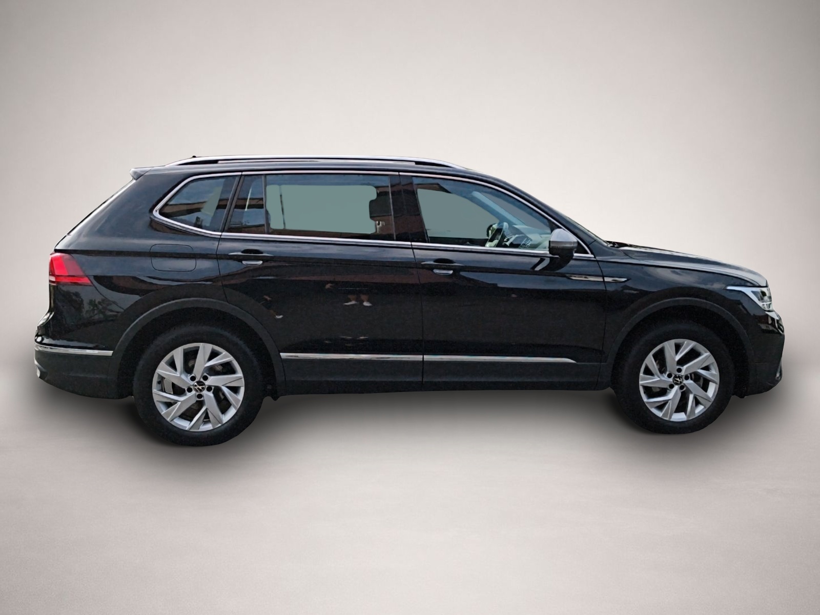 Volkswagen Tiguan (05/2025, Benzin)