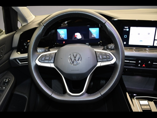 Volkswagen Golf (04/2024, Benzin)