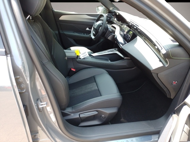 Peugeot 308 (05/2025, Benzin)