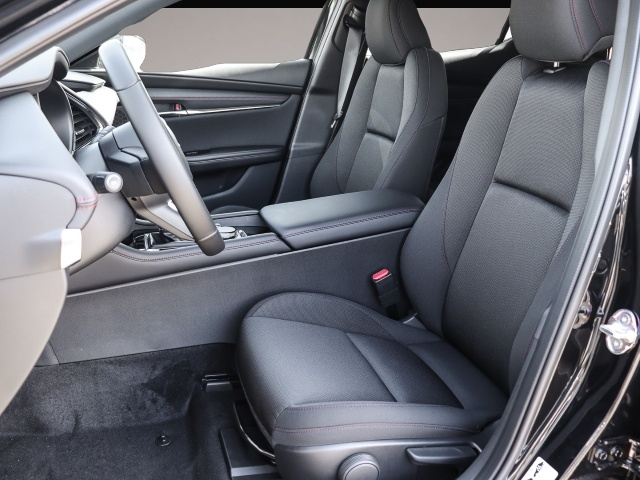 Mazda 3 (05/2026, Benzin)