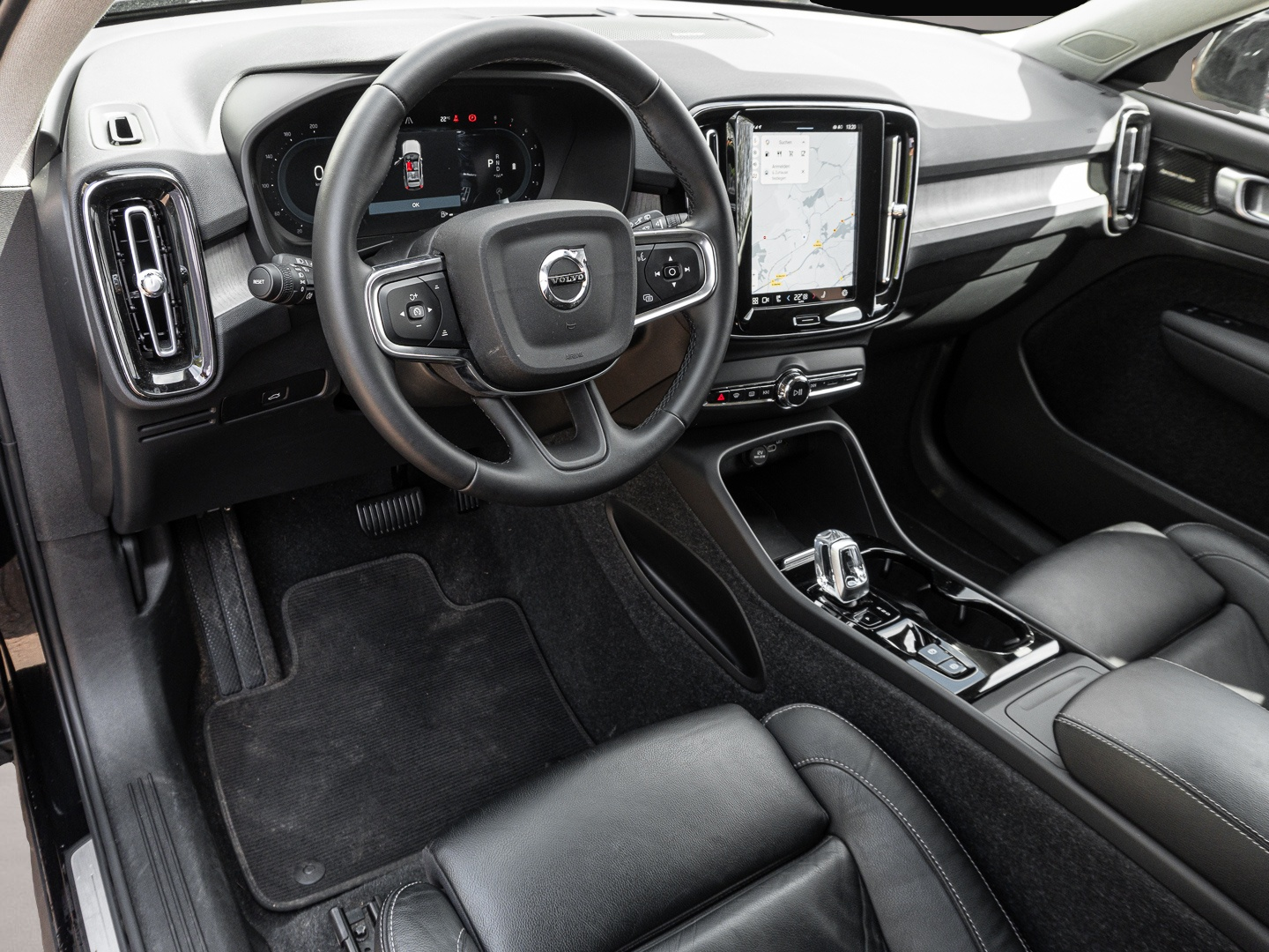 Volvo XC40 (12/2023, Benzin)