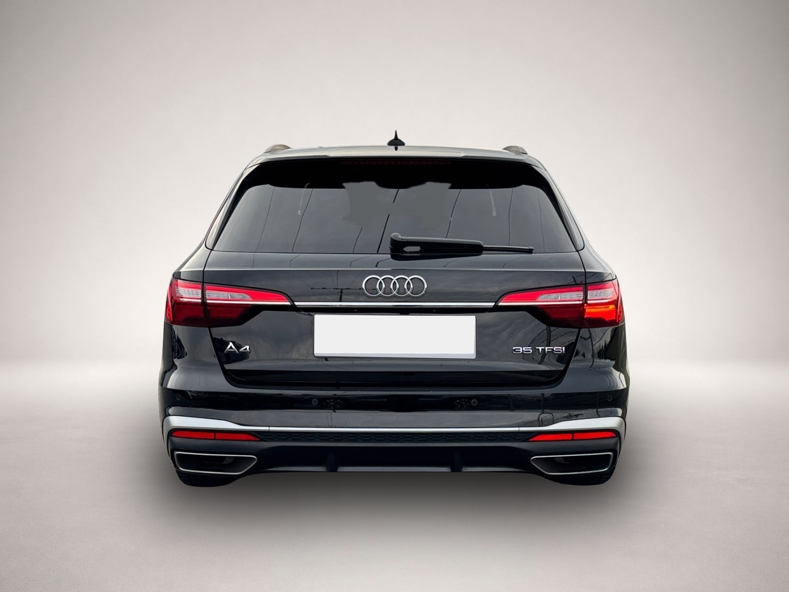 Audi A4 (01/2023, Benzin)