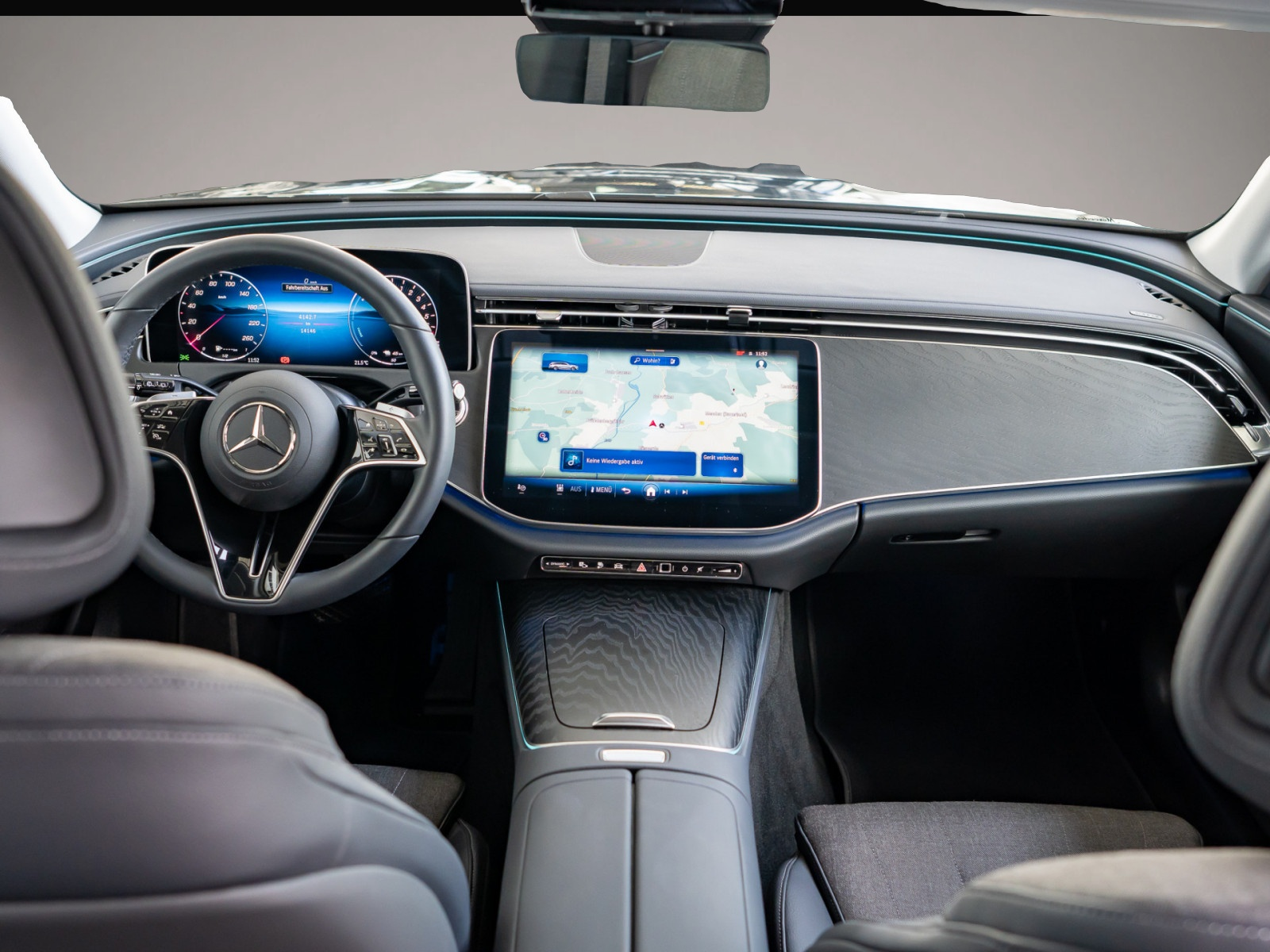 Mercedes-Benz E 300 (04/2025, Hybrid (Benzin/Elektro))