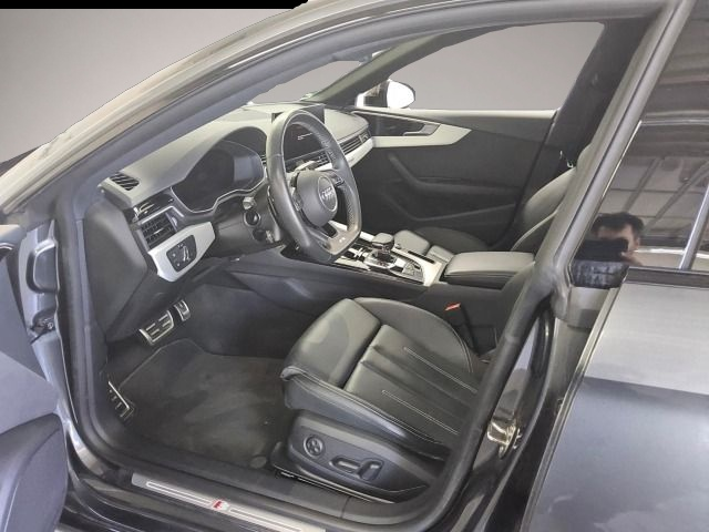 Audi A5 (03/2023, Benzin)